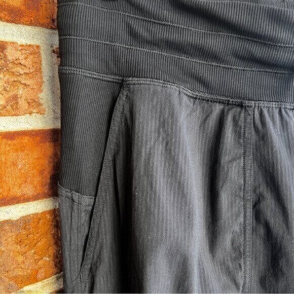 Lululemon Dance Studio Jogger   2020 EUC - Picture 13 of 15